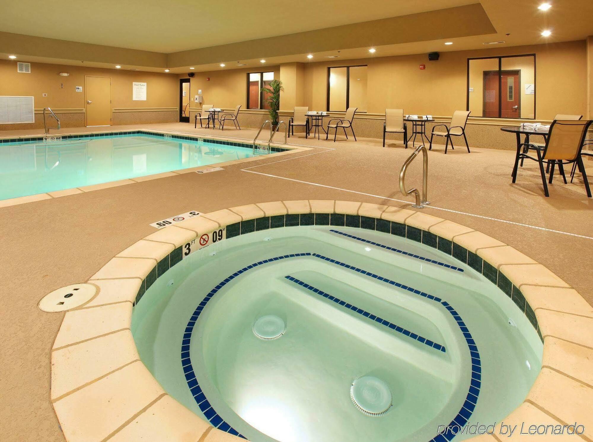 Holiday Inn Express Hotel & Suites Texarkana East By Ihg Екстер'єр фото
